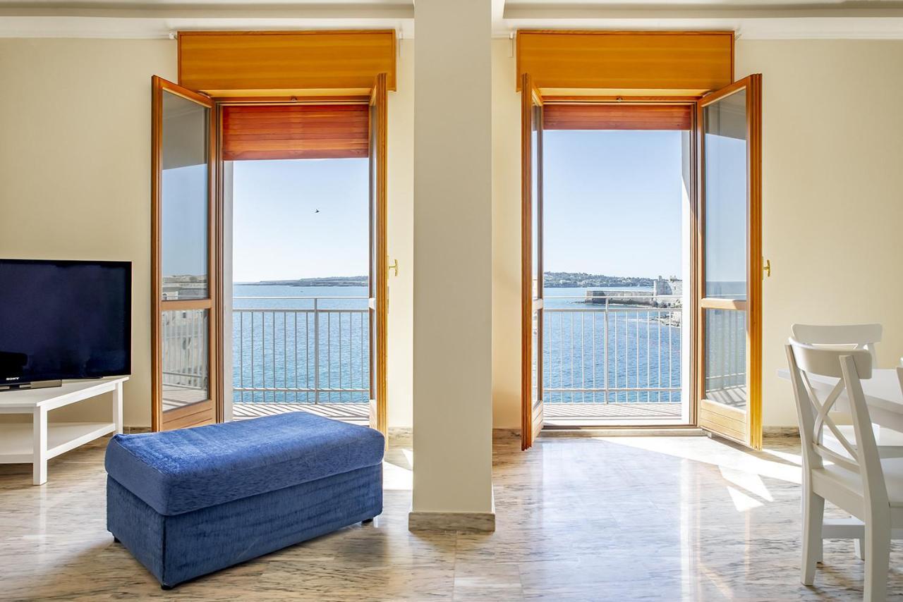 Ortigia Seafront Apartment By Wonderful Italy Syracuse Bagian luar foto