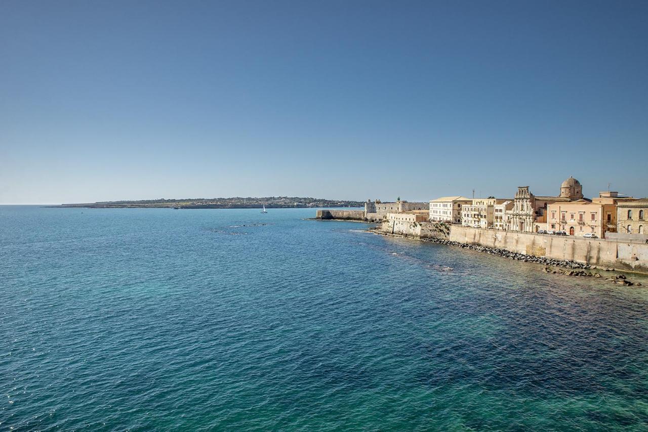 Ortigia Seafront Apartment By Wonderful Italy Syracuse Bagian luar foto