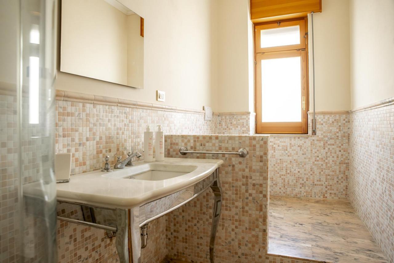Ortigia Seafront Apartment By Wonderful Italy Syracuse Bagian luar foto