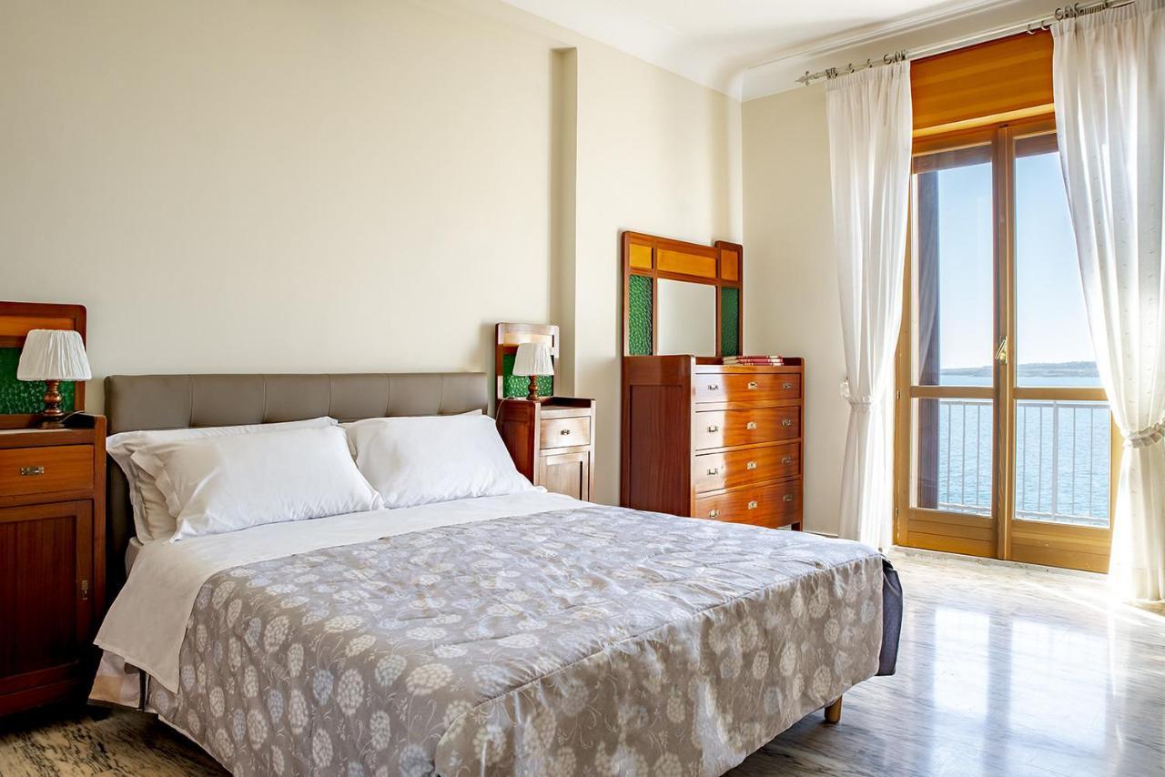 Ortigia Seafront Apartment By Wonderful Italy Syracuse Bagian luar foto